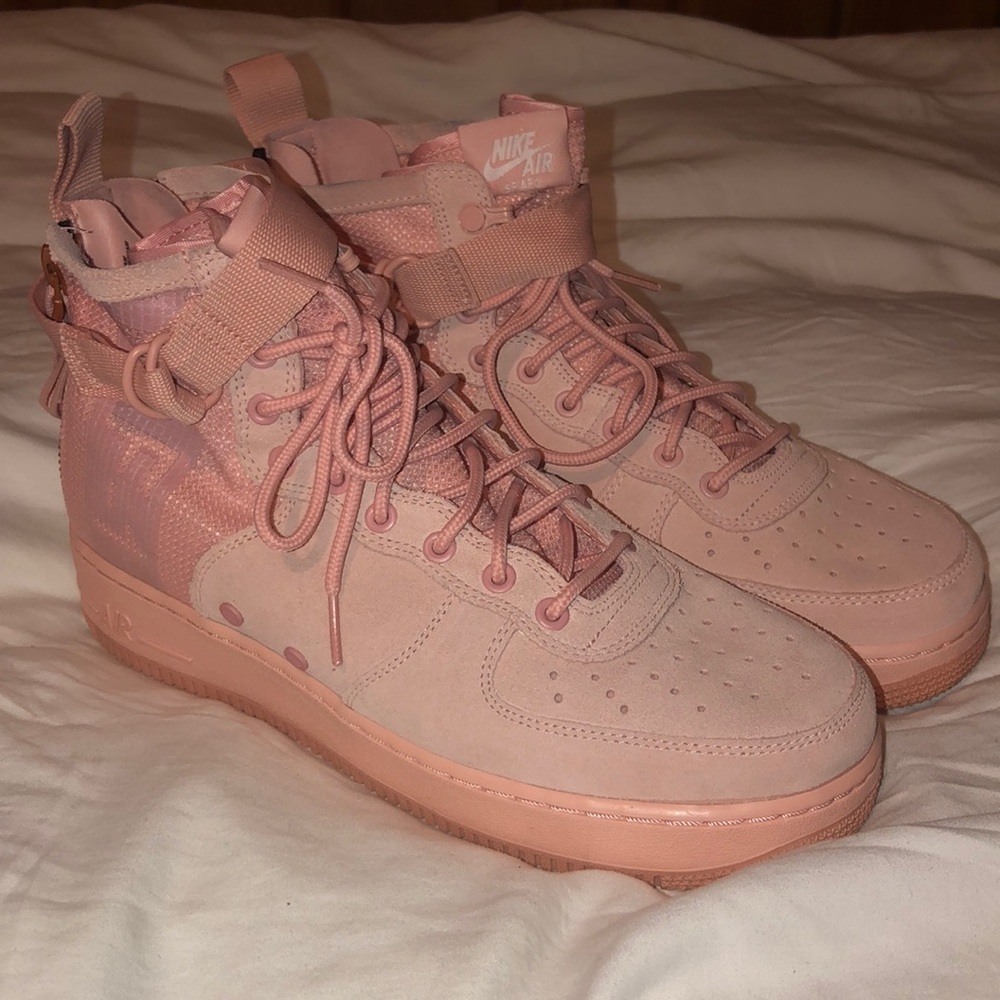 Nike Air Force SF Coral Pink
